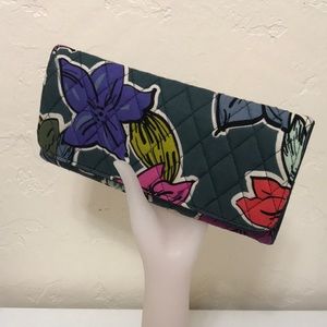 VERA BRADLEY Trifold wallet